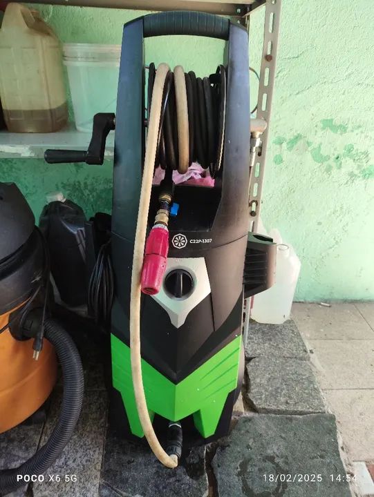 Lavadora de Alta Pressão - Limpeza Profissional