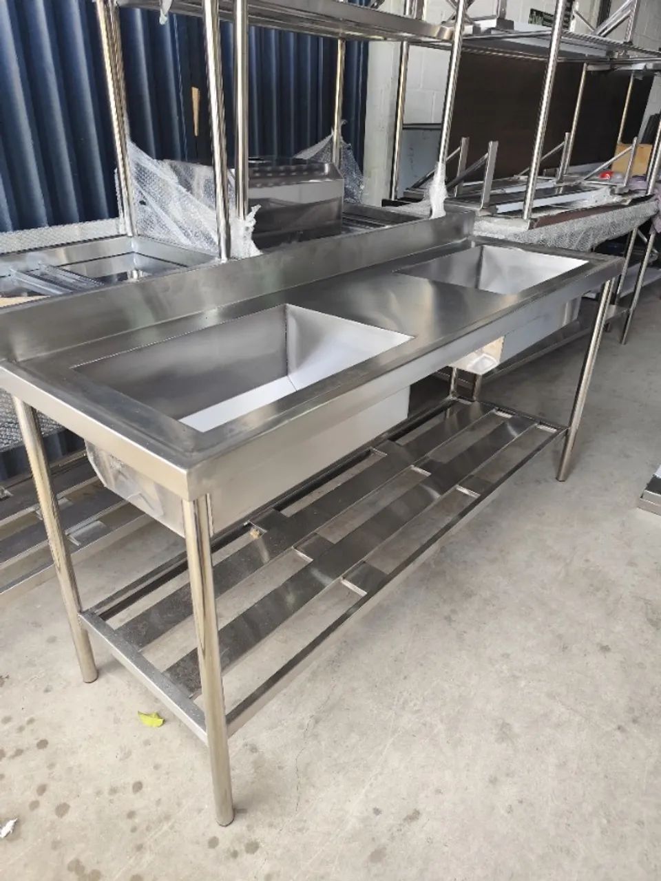 Pia de Inox 1,80m (C) x 0,60m (L) Reforçada - Feito em Aço Inox