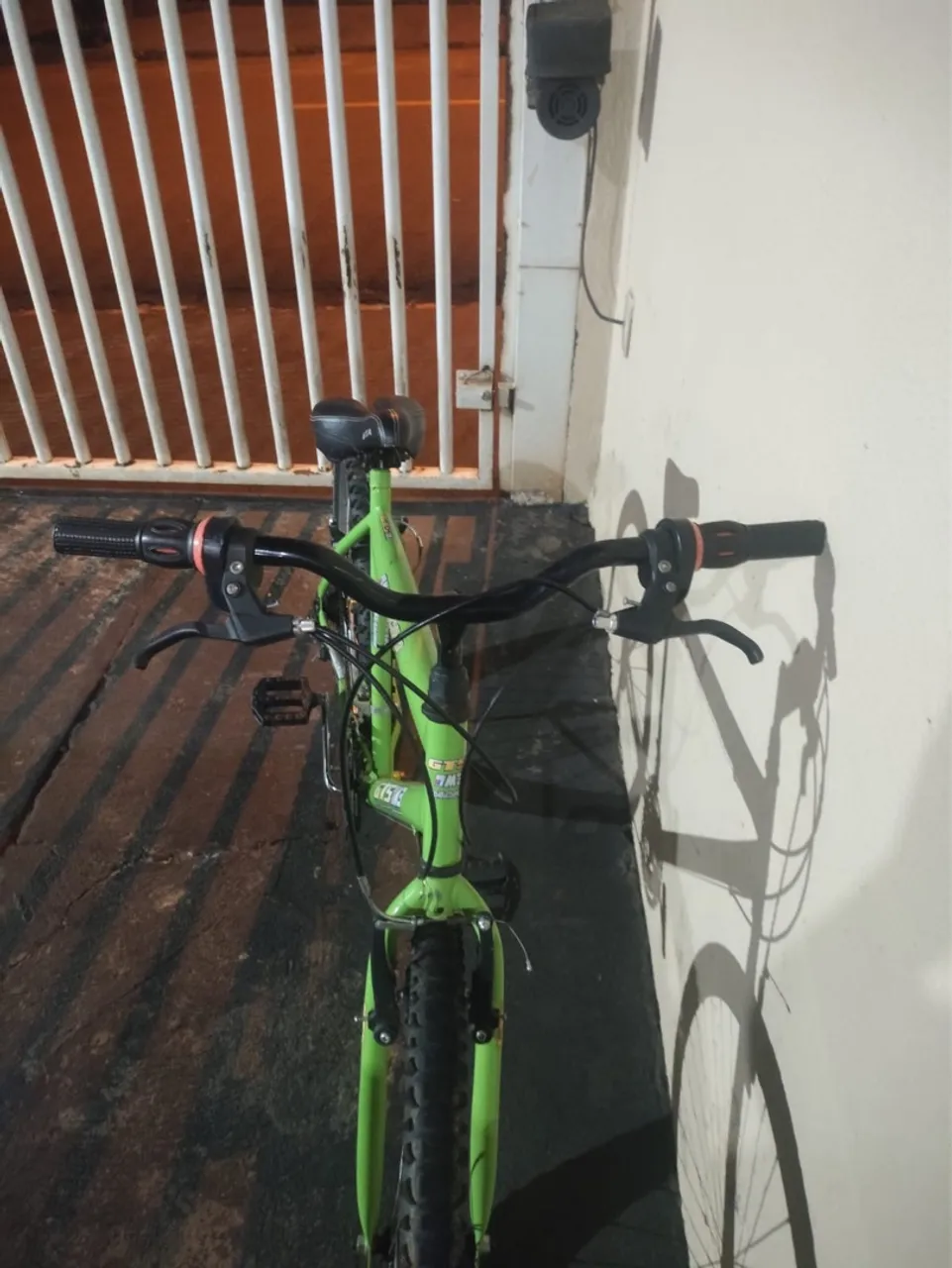 Bicicleta Verde com Marchas