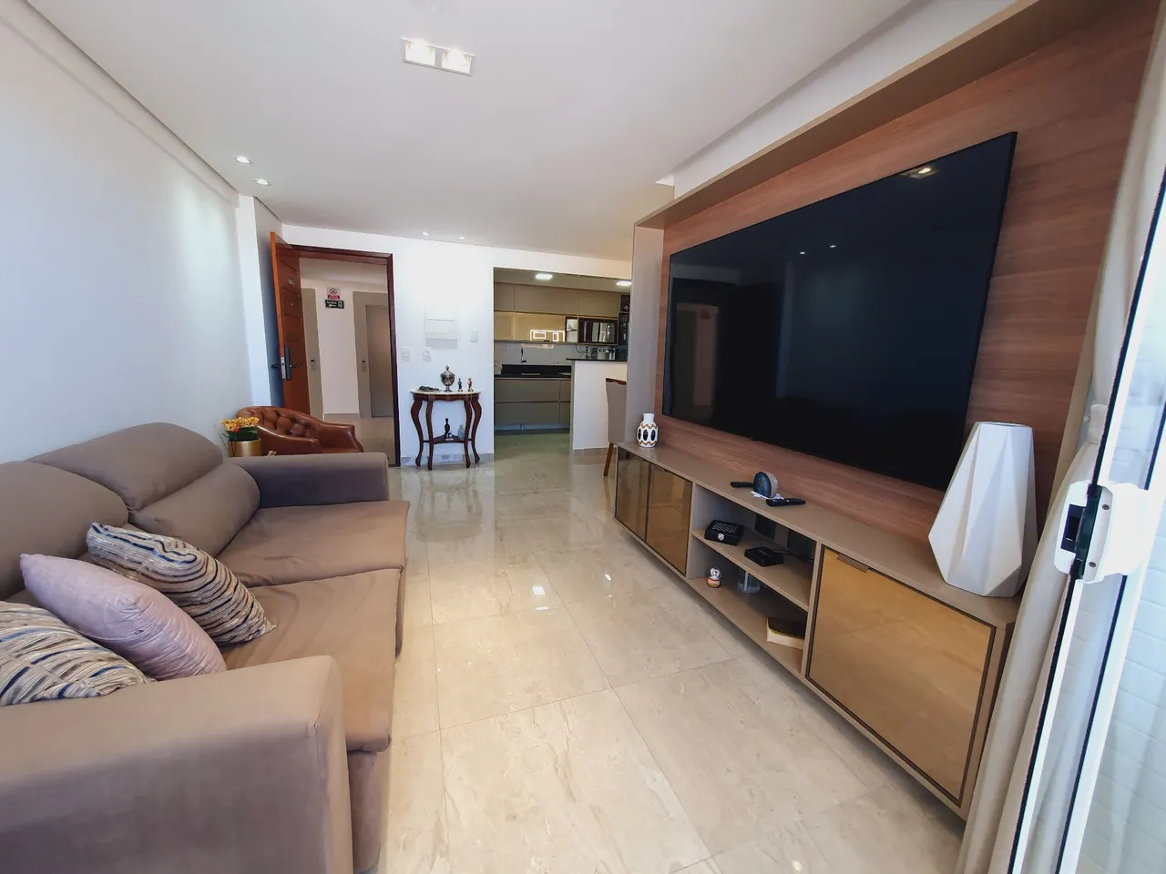 Apartamento nos bancários 4qtos,94m²/18° andar