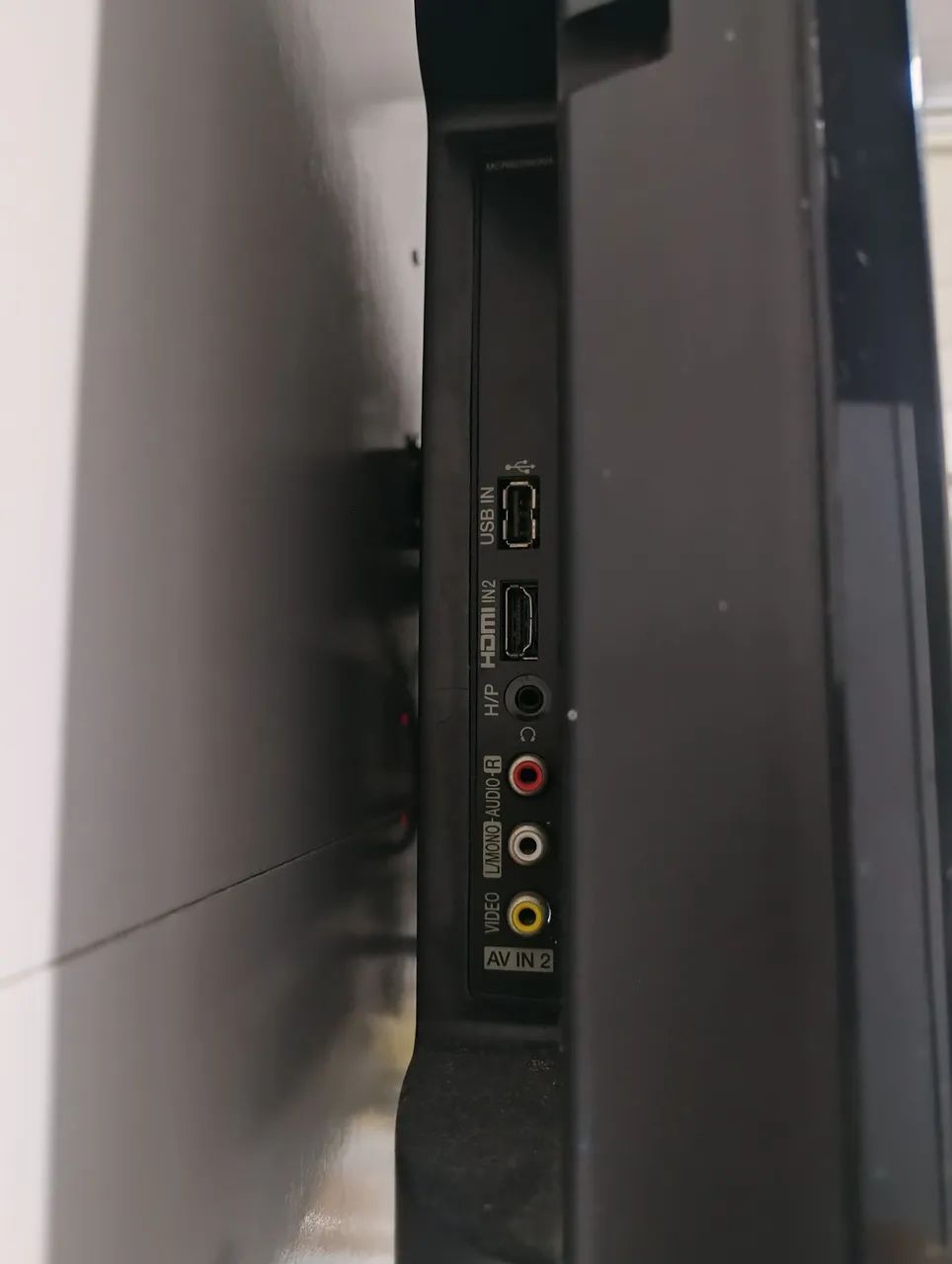 LG 32-inch TV64297412890498122