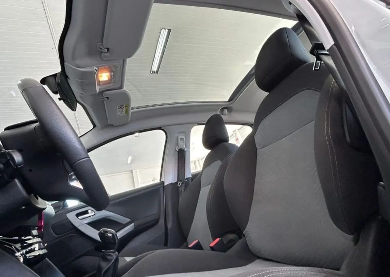 Peugeot 208 novo 40 mil km - Foto 3