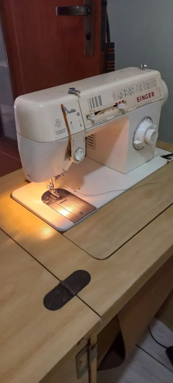 Máquina de costura Singer facilita 64168514574466121