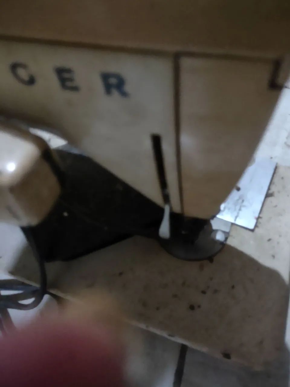 Máquina de Costura Singer - Foto 5