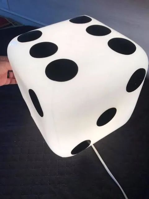 Luminária de Mesa em Formato de Dado da Imaginarium