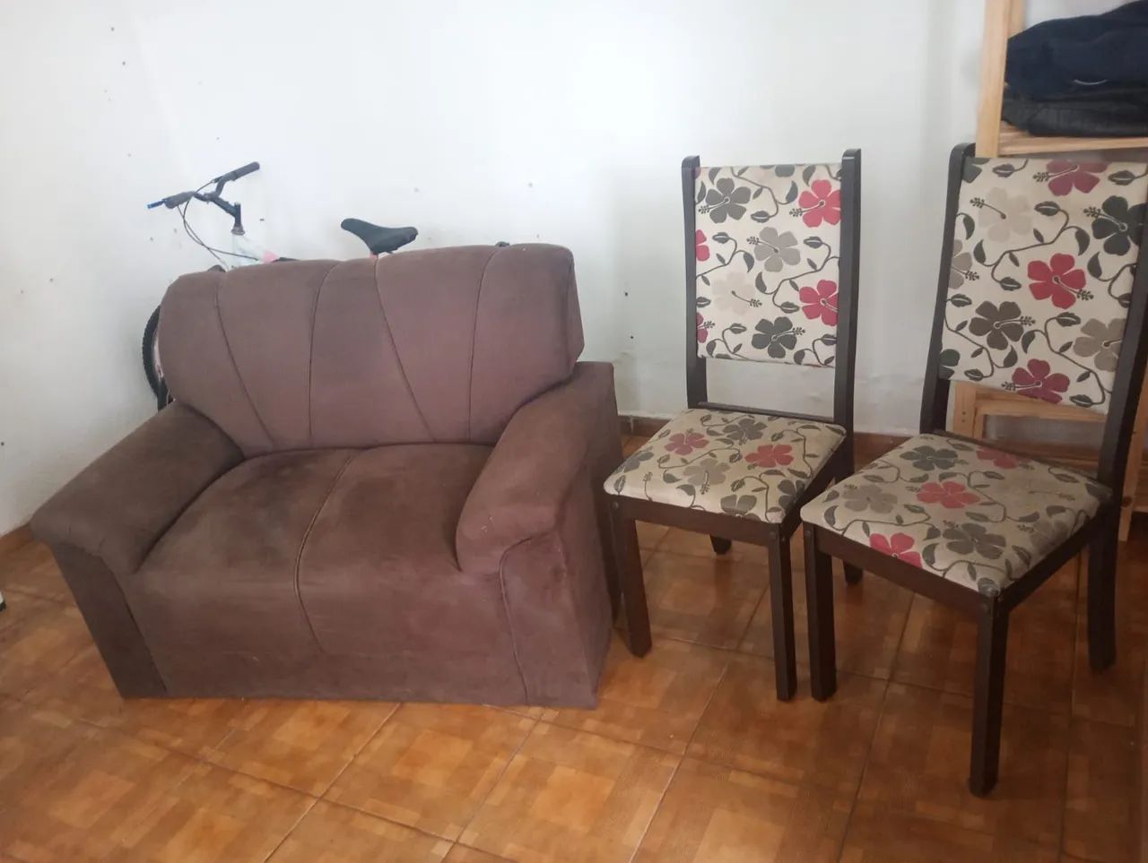 Sofá zerado 2 cadeiras 