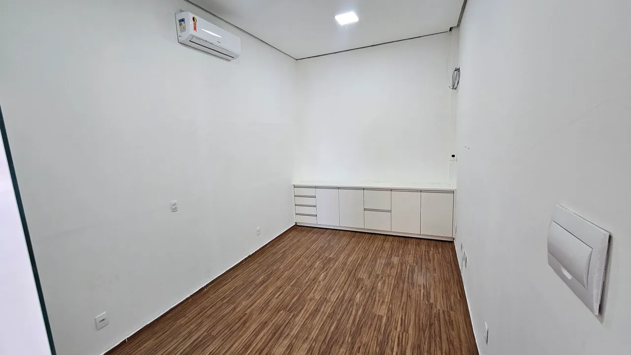 Sala Comercial para Locação com armário e ar condicionado instalado 