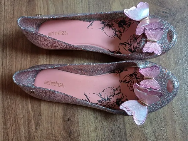 Mini Melissa muito nova