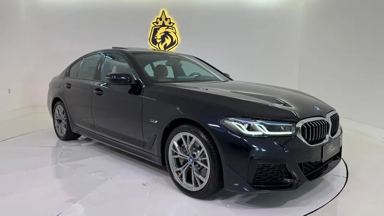 BMW 530 HÍBRIDA 2023 APENAS 8 MIL KM