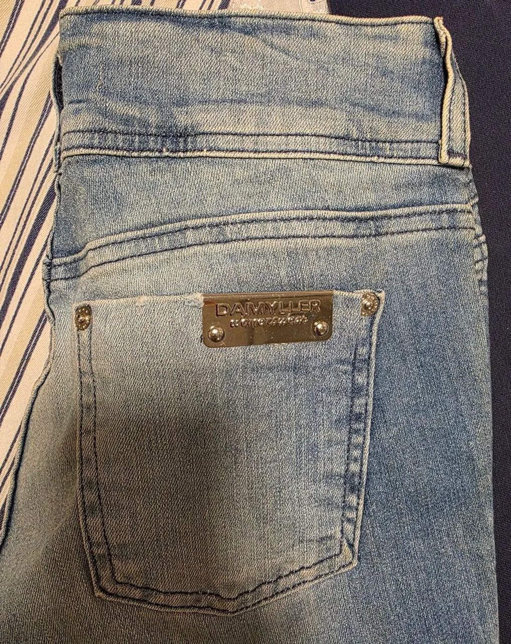 Vendo calça jeans da Damyller n° 42.
