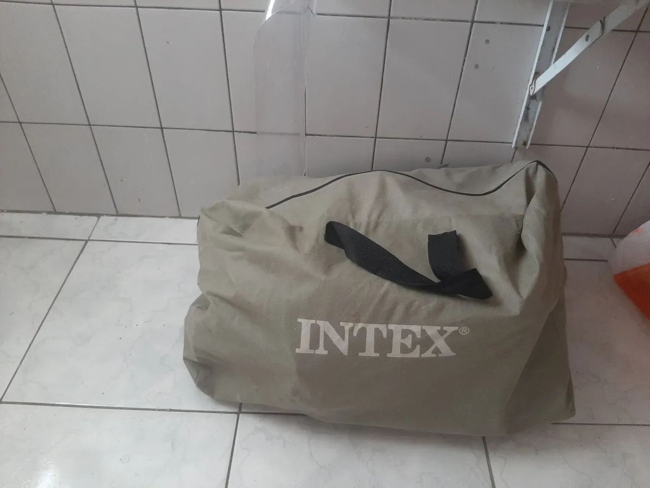 Barco inflavem a remo pouco uso 