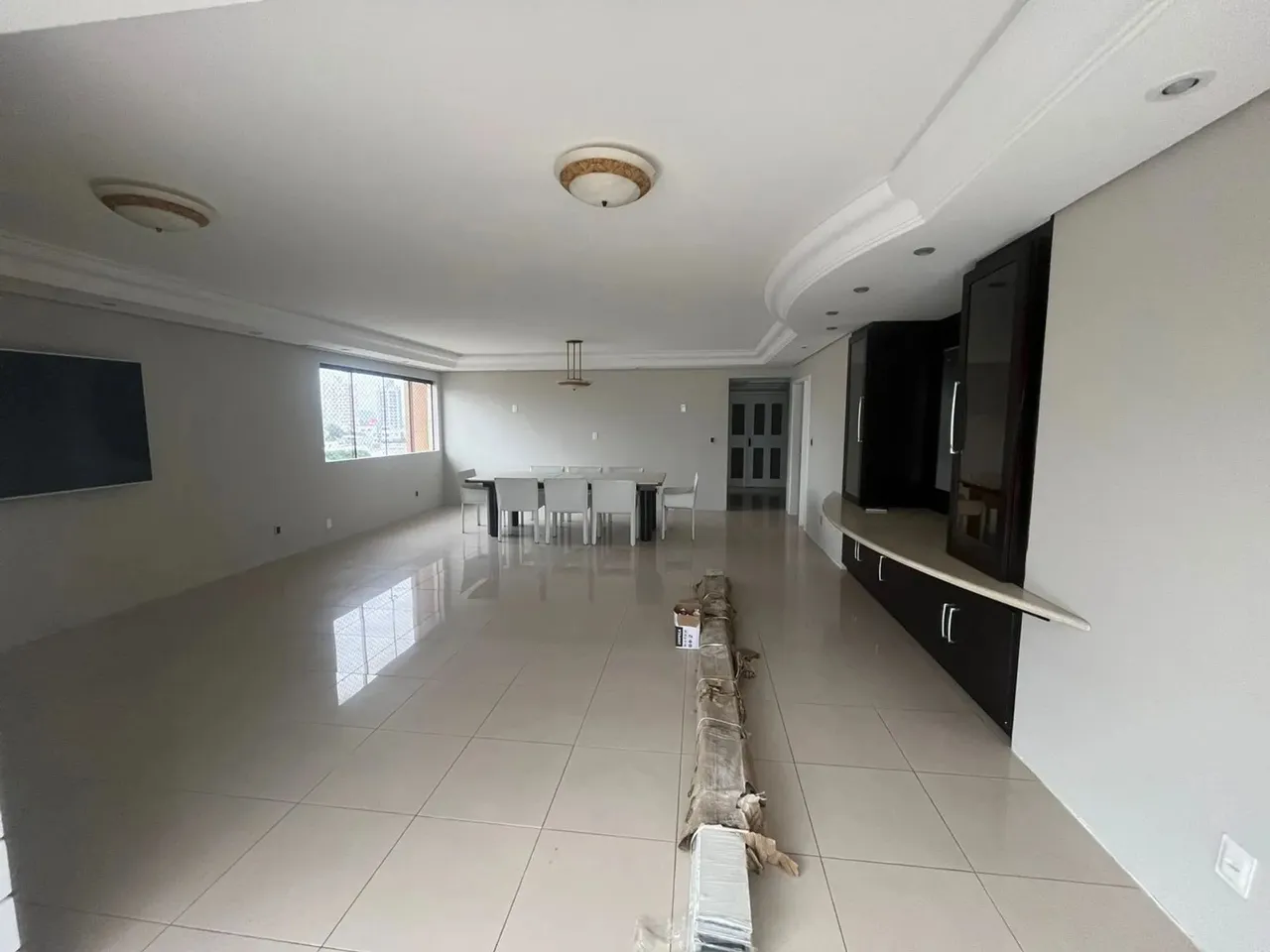Imóvel para aluguel possui 180 metros quadrados com 3 quartos em Centro - Itajaí - SC