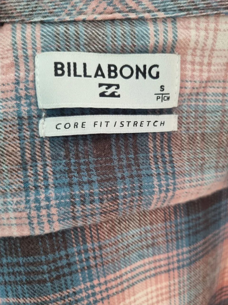 Camisa Billabong xadrez azul e rosa - tamanho P