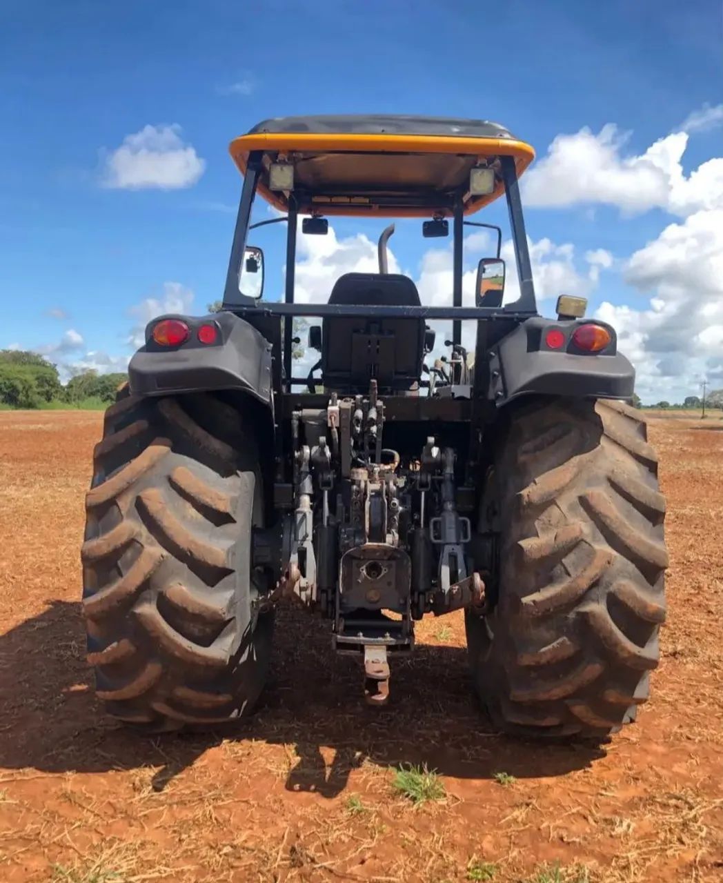 Trator Valtra BM 125 - Foto 4