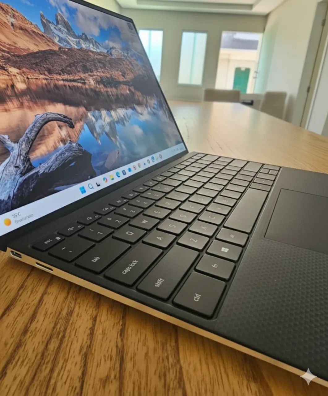 DELL XPS 9300 - Oportunidade Única: Notebook Premium Impecável para Usuários Exigentes!