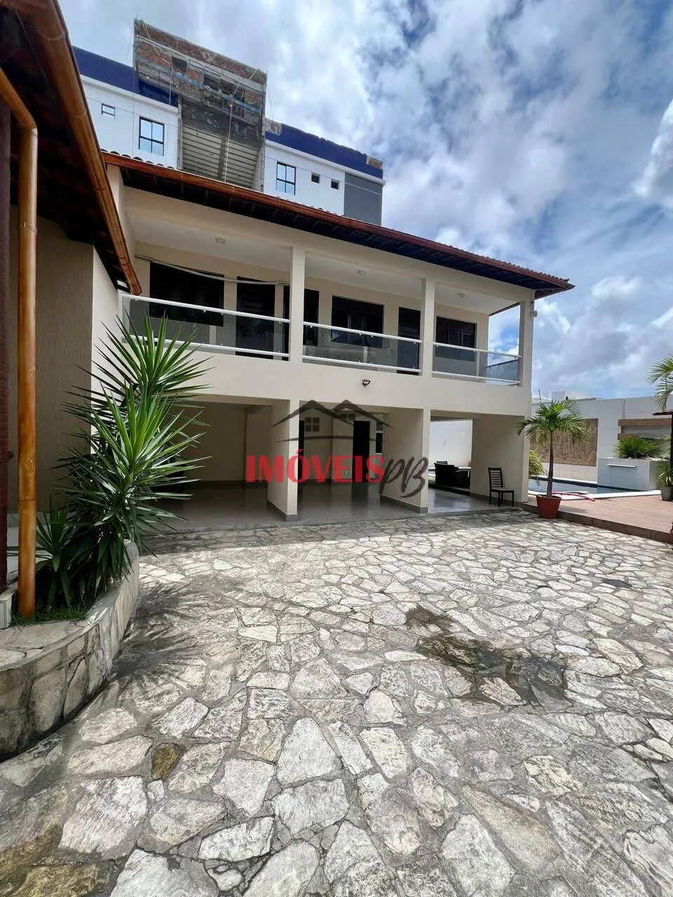 Casa alto padrão no Cristo com 3 quartos + DCE