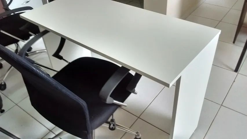Mesa para escritório , em MDF 18 mm Branco 1,20*60 - Foto 3