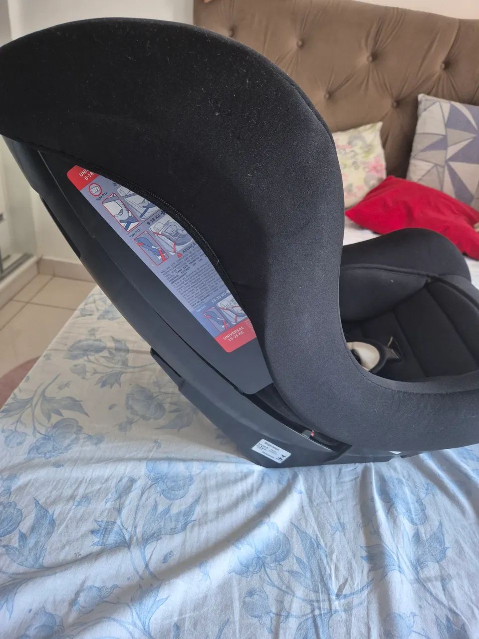 Vende-se cadeirinha de bebê pra carro semi nova de 0 a 36 kilos - Foto 2