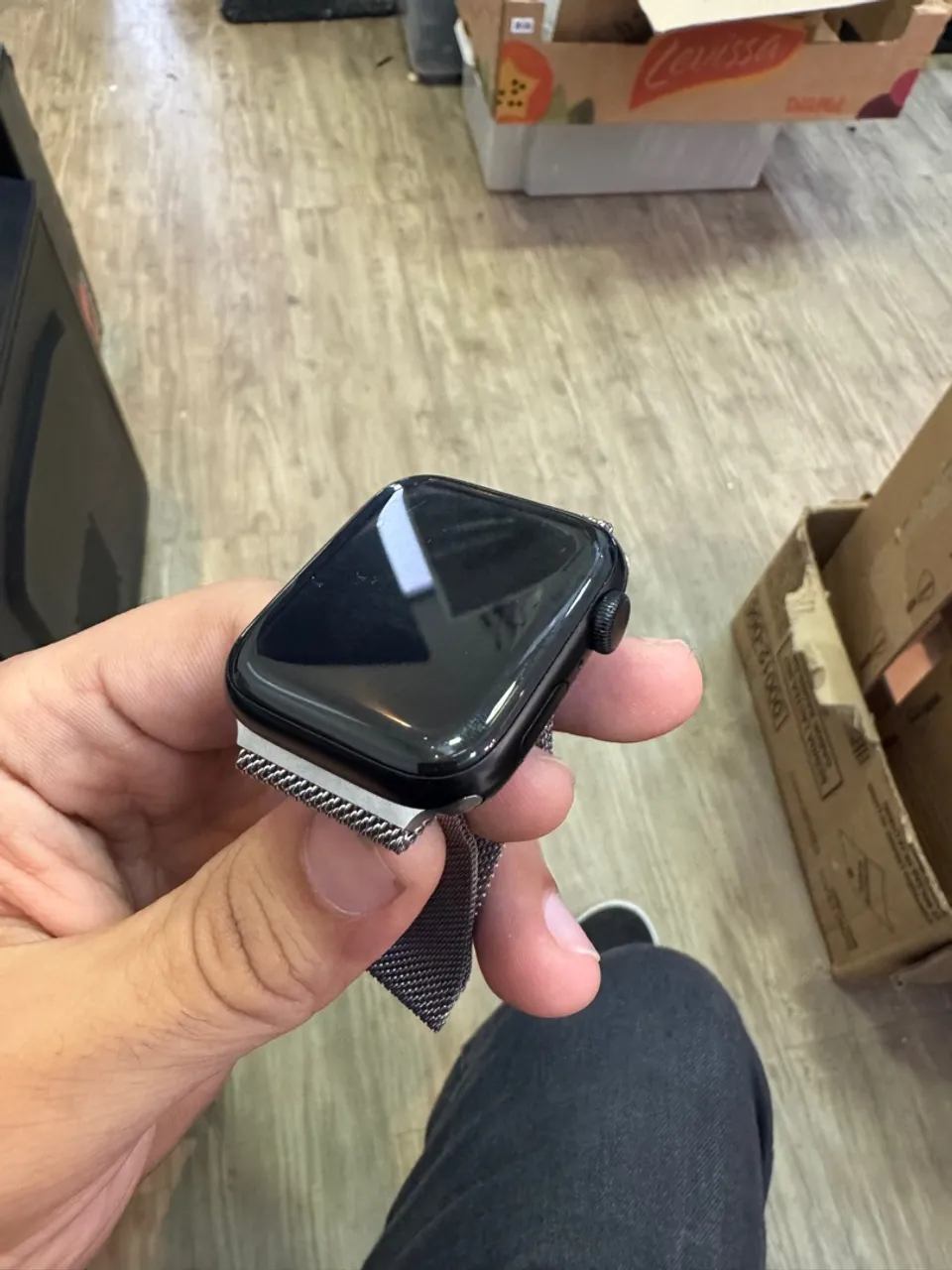Apple Watch SE 2 44mm, caixa, cabo original, cabo extra e 4 pulseiras