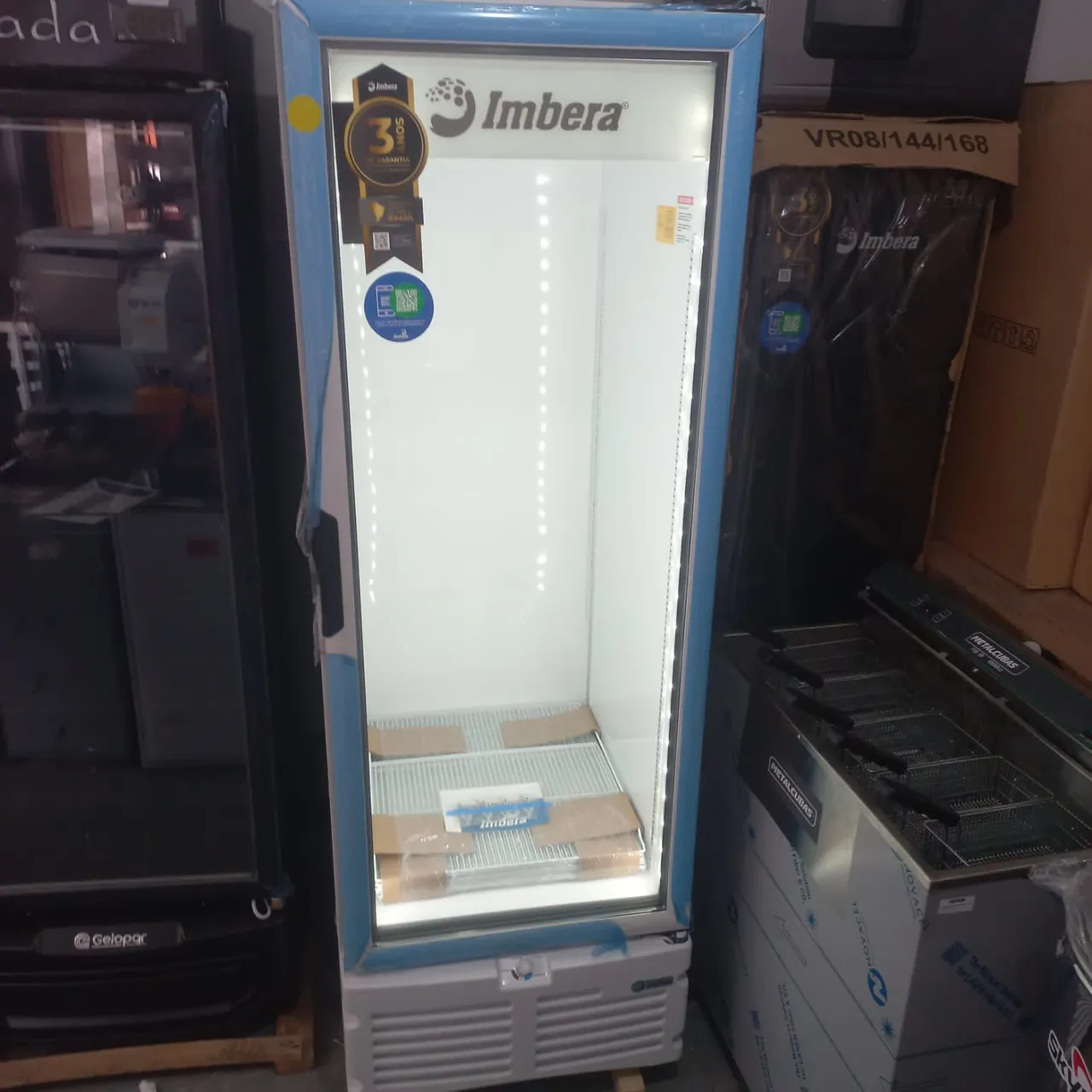 NZ. Freezer vertical porta de vidro 576 L IMBERA