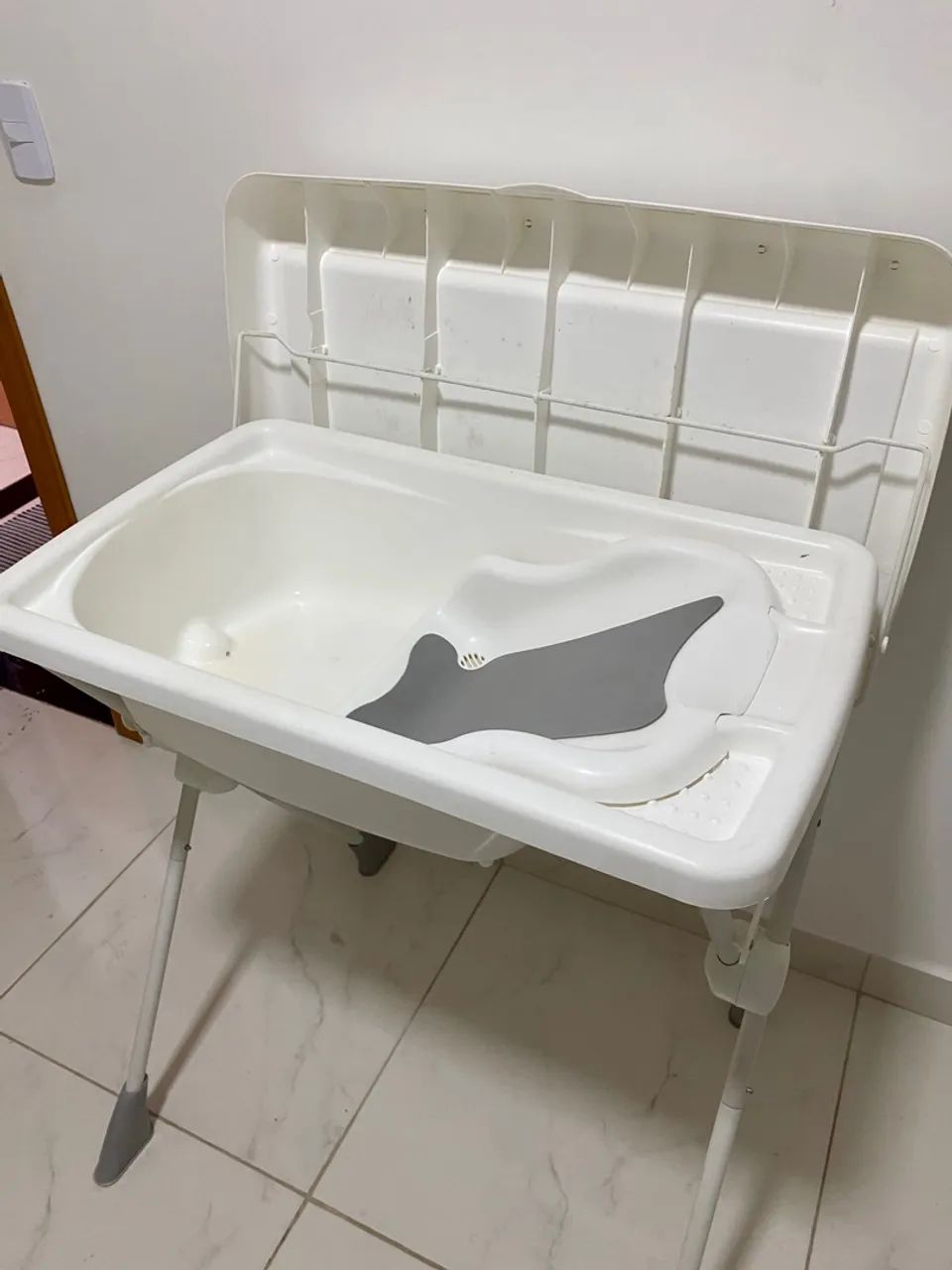 Banheira com suporte e trocador Burigotto