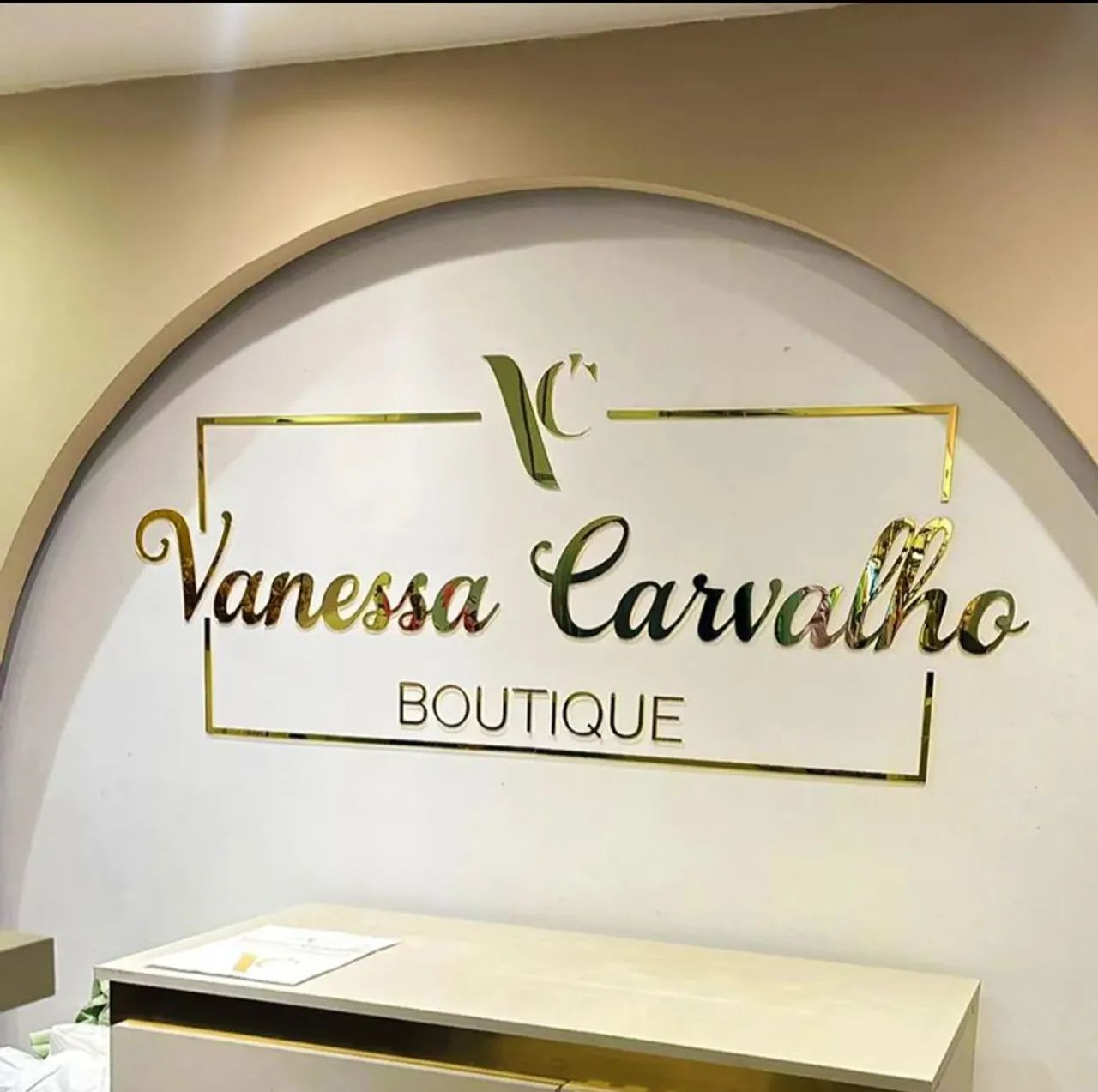 Logos e letreiros em acrílico personalizados você escolhe a cor 1,20x0,60cm - Foto 2