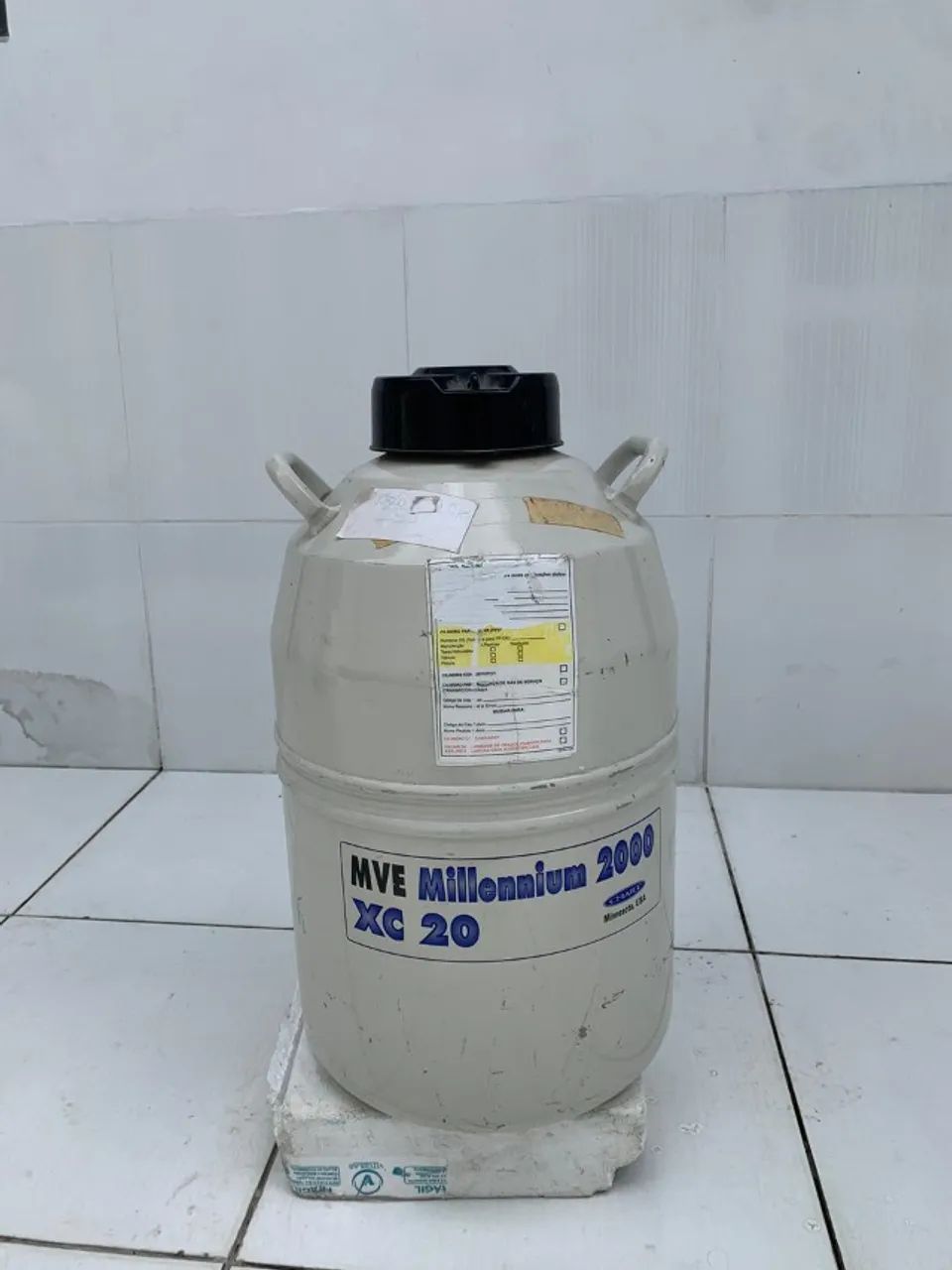 Botijão de Nitrogênio Liquido para Inseminação Artificial e outras Biotecnologias - Foto 2