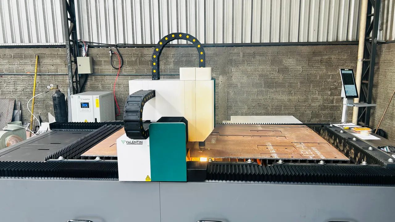 MÁQUINA CORTE LASER, CORTANDO COM ALTA PERFORMANCE CHAPA HARDOX!!!  - Foto 3