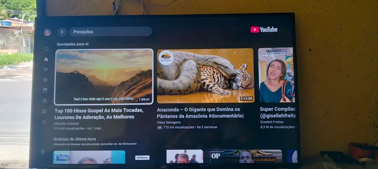 Tv JVC 50 polegadas smart tv Android 4k  - Foto 3