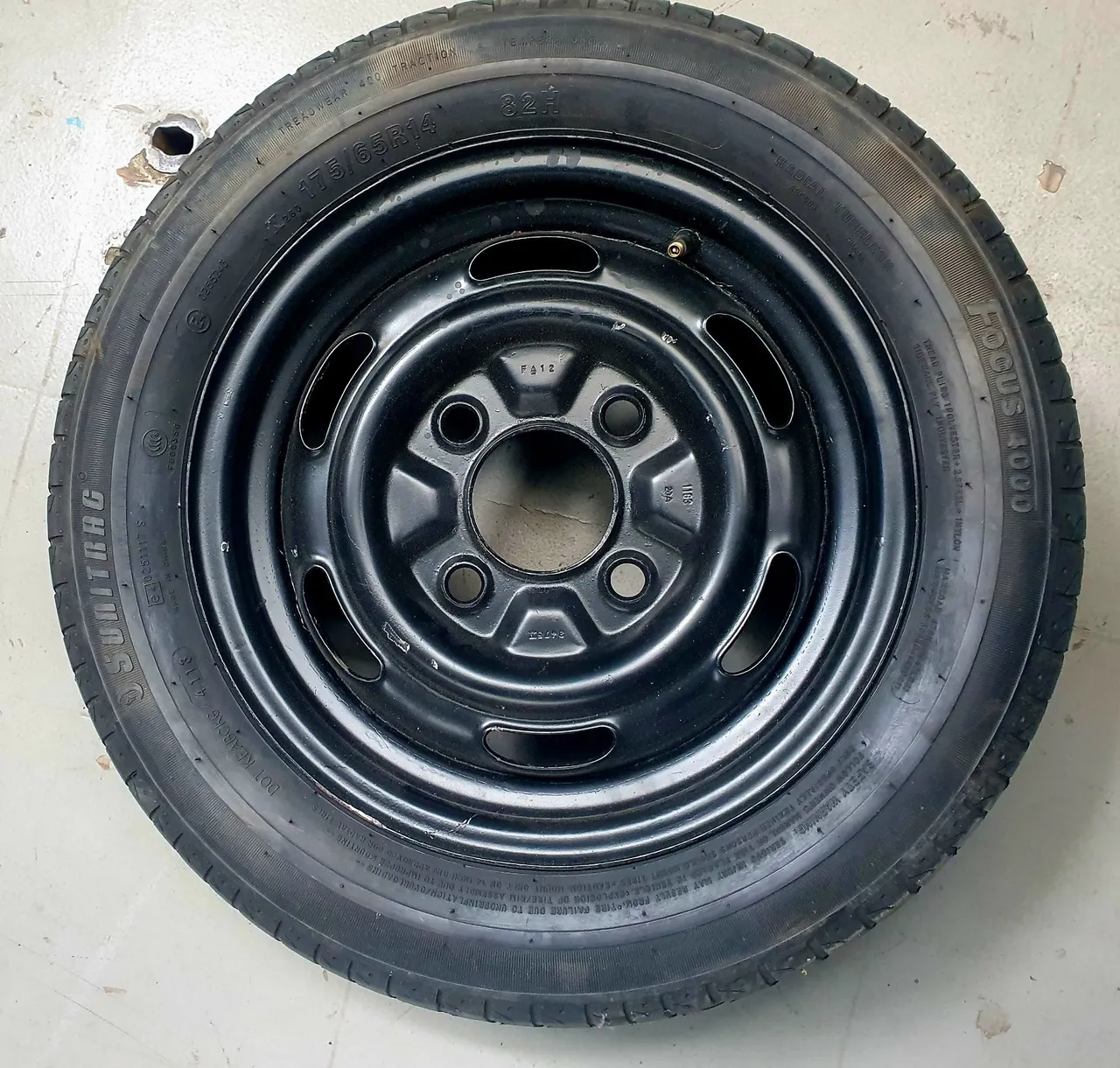 Roda com pneu Fusca , Brasília, Variant, Tl
