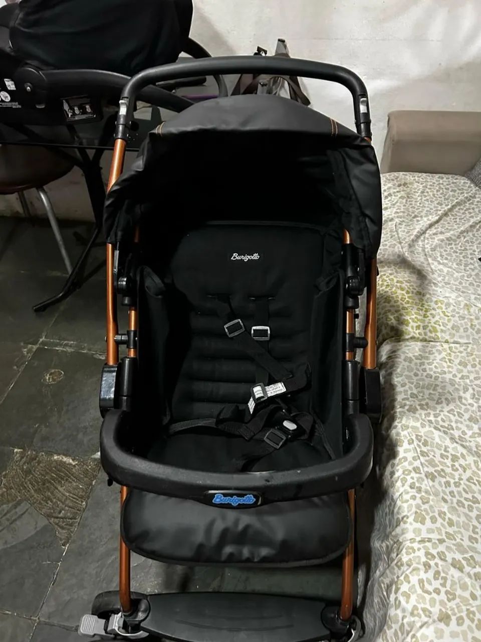 Carrinho de bebê com bebê conforto 2 em 1 burigotto travel - Preto com cobre - Foto 5