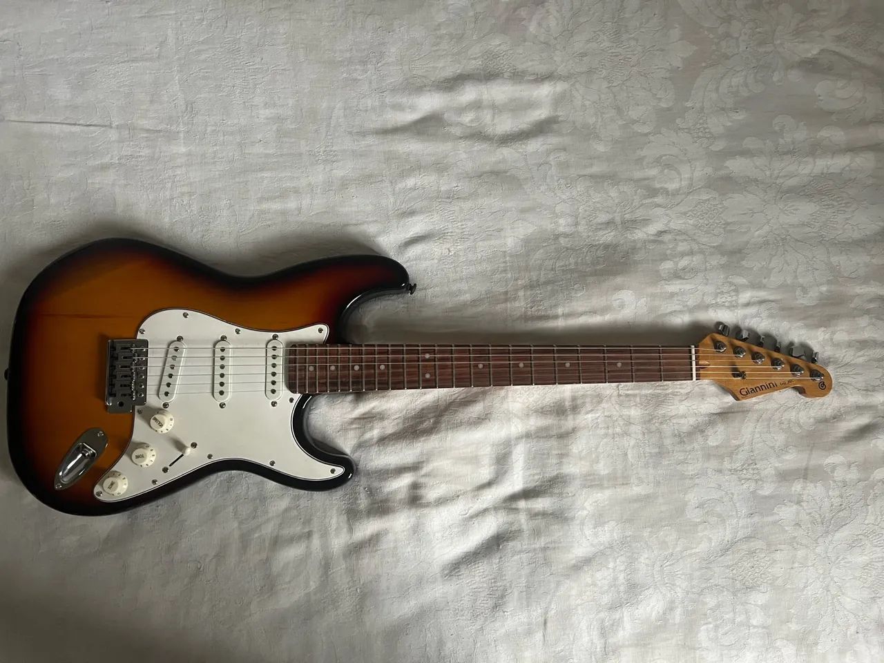 Guitarra stratocaster Gianini antiga gg300