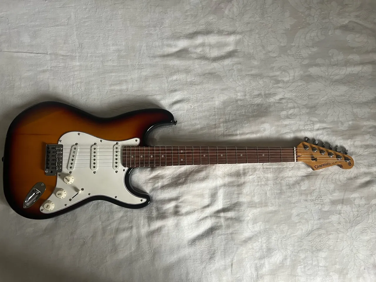 Guitarra stratocaster Gianini antiga gg300