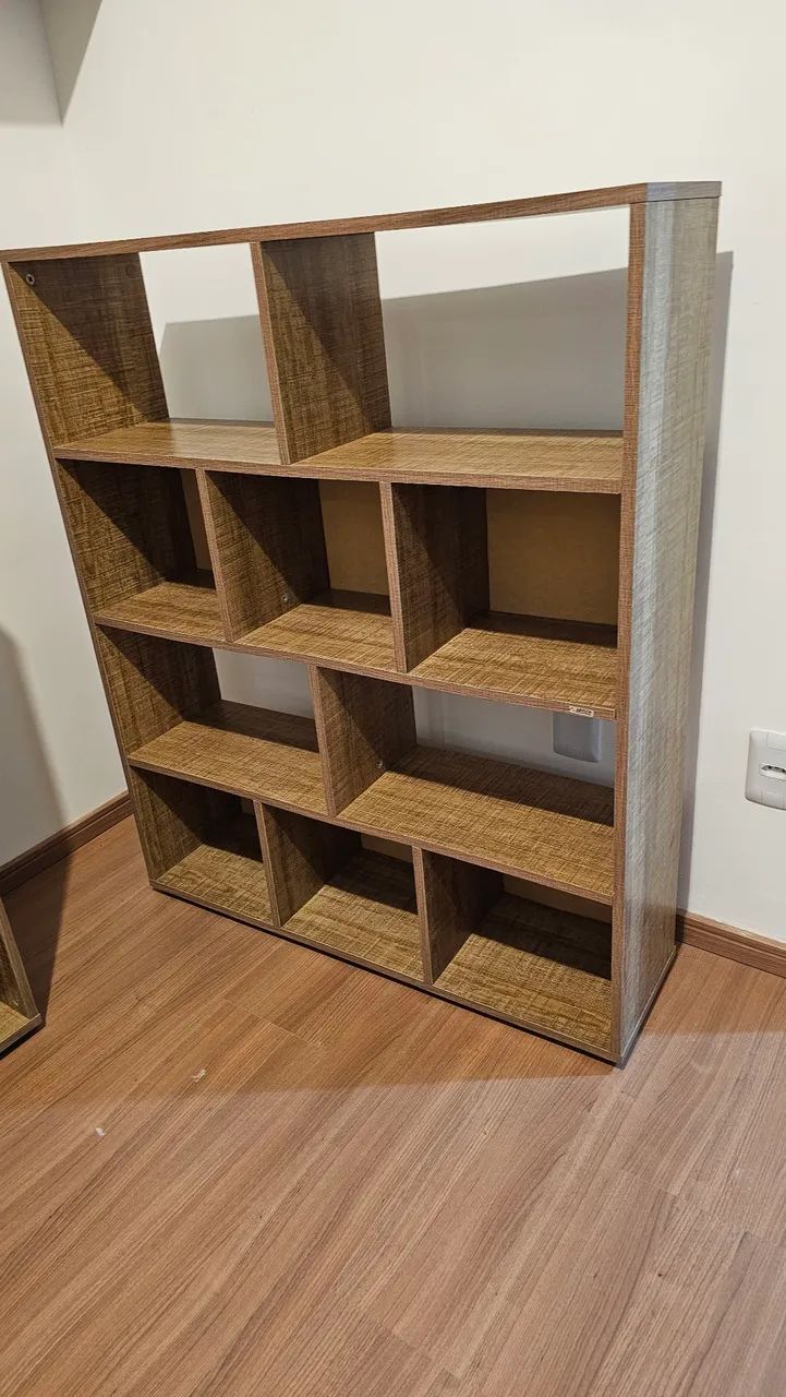 Estante de livros64352683592961122