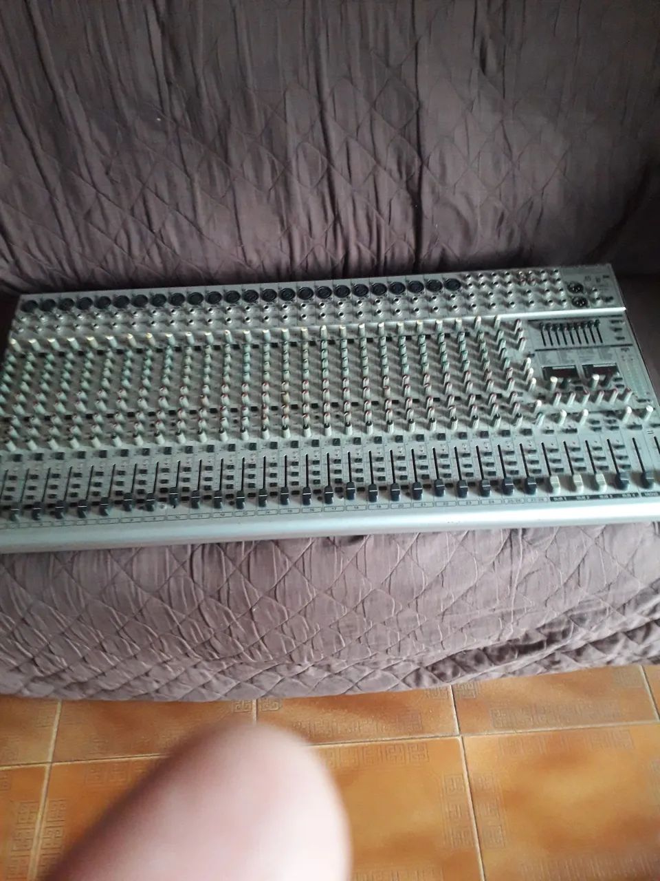 Mesa Beringer eurodesk 3242 fx