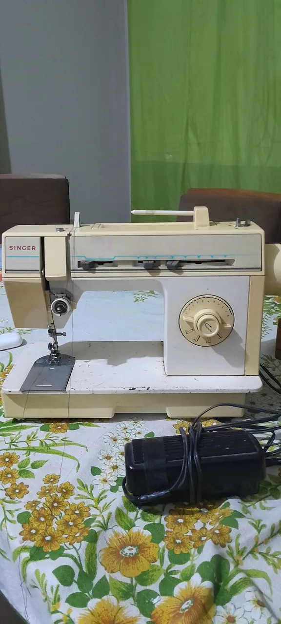 Máquina de Costura Singer Antiga