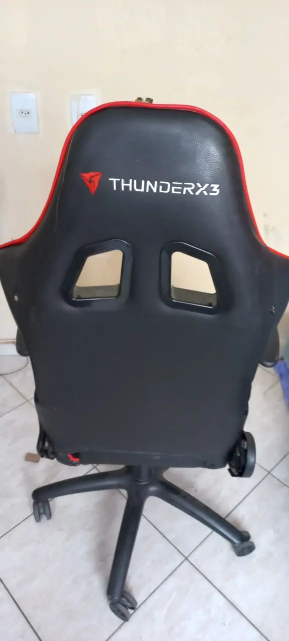 cadeira gamer com regulagem de altura e regulagem 180 graus no encosto - Foto 4