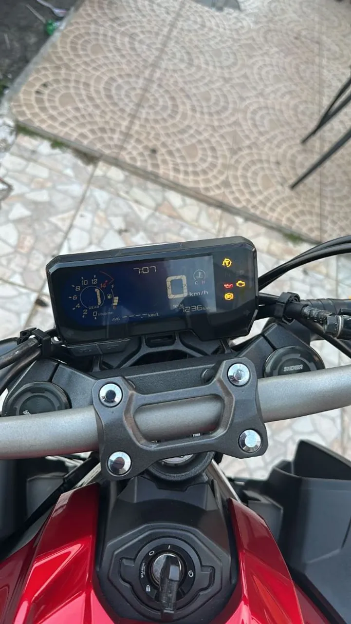 CB 650 r