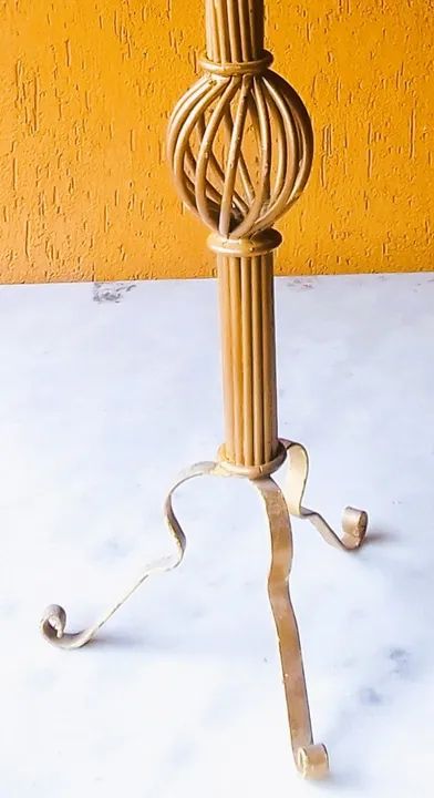 Grande Candelabro em Ferro forjado trançado patinado de dourado Cinco velas *Descriçã - Foto 5
