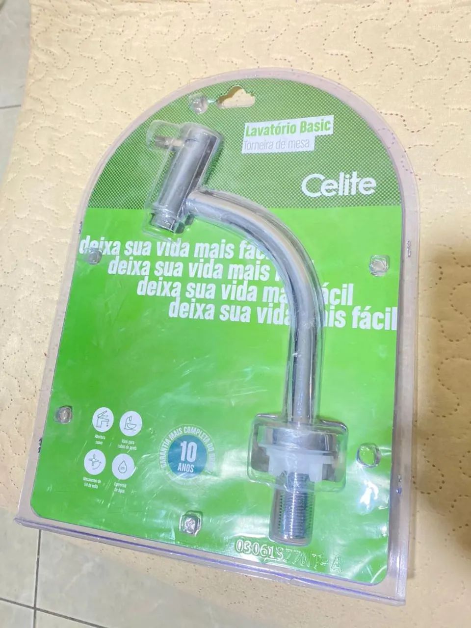 Torneira para Pia de Banheiro Bica Média Cromada Basic Celite64842084399107120