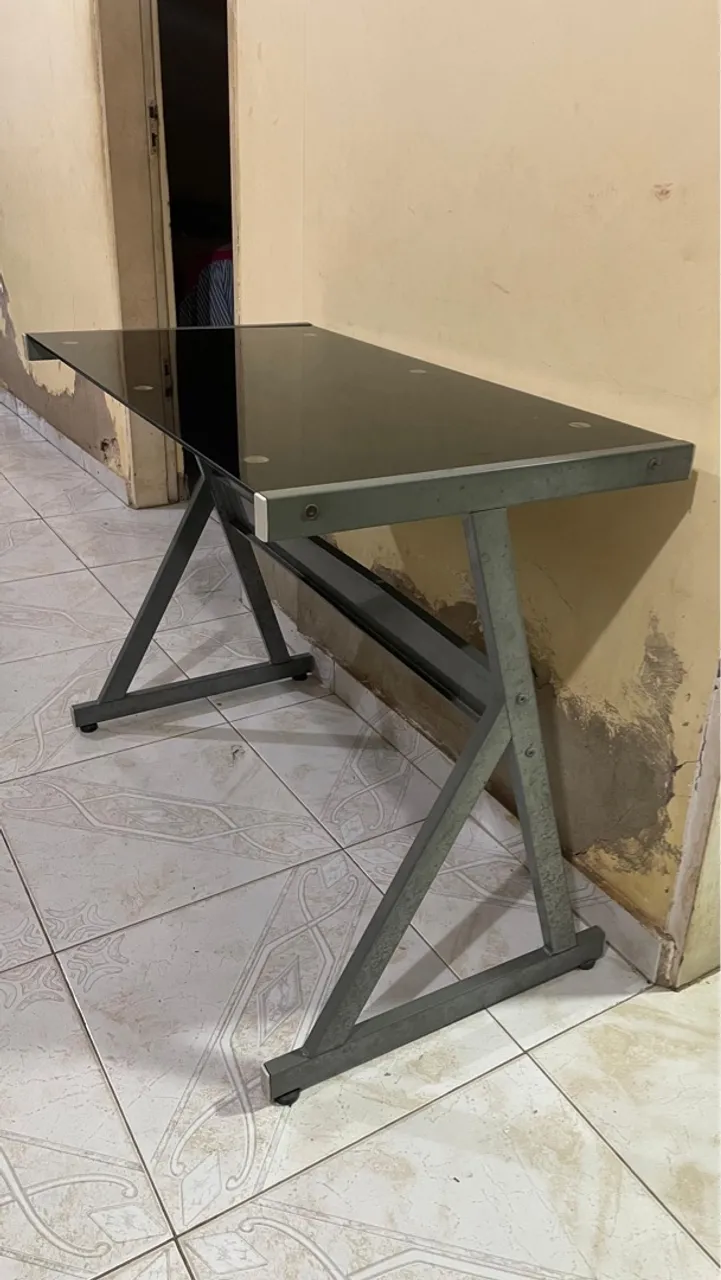 Mesa de Escritório em Vidro Temperado (medidas na descrição)