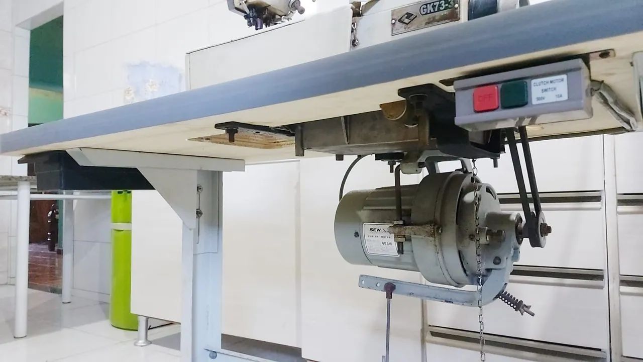 Máquina de costura Galoneira três agulhas  - Foto 6