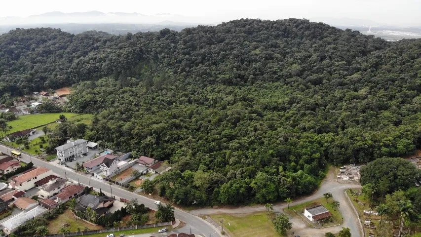 Terreno em Pirabeiraba, de 101.000 m2 com estudo para condomínio alto padrão com 25 lotes.