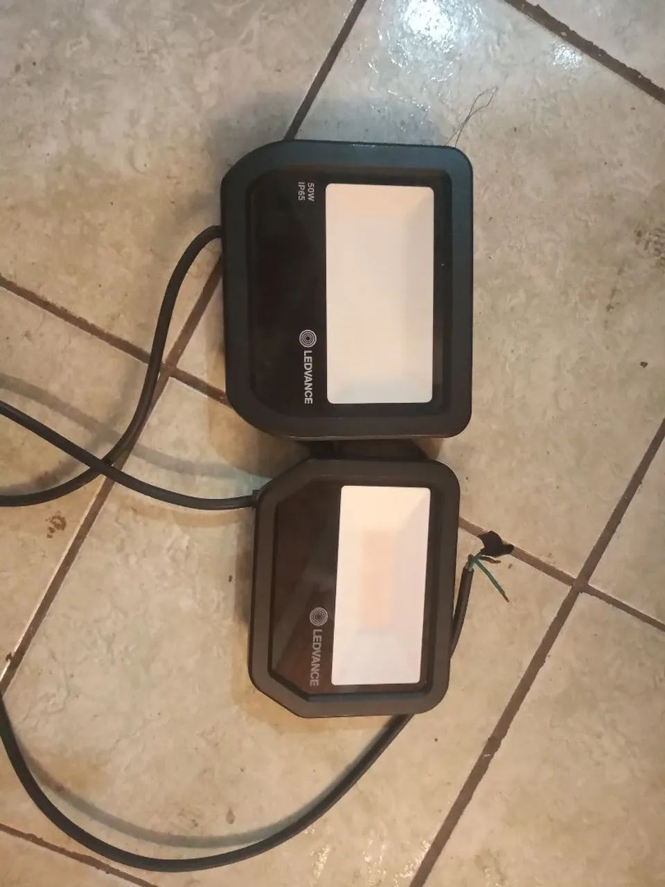 2: refletor.1 de 50w luz 5000k ..1 de 30w ....3000k - Foto 5