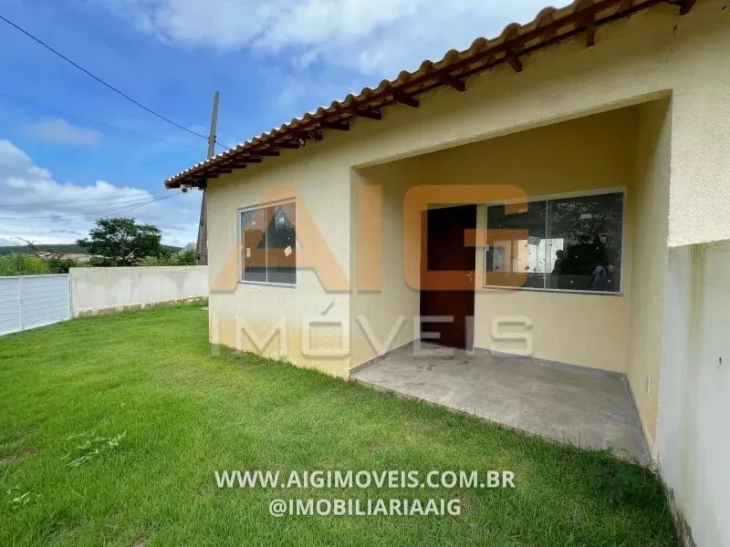 Casa 2 Quartos Suíte Espaço para piscina e churrasqueira