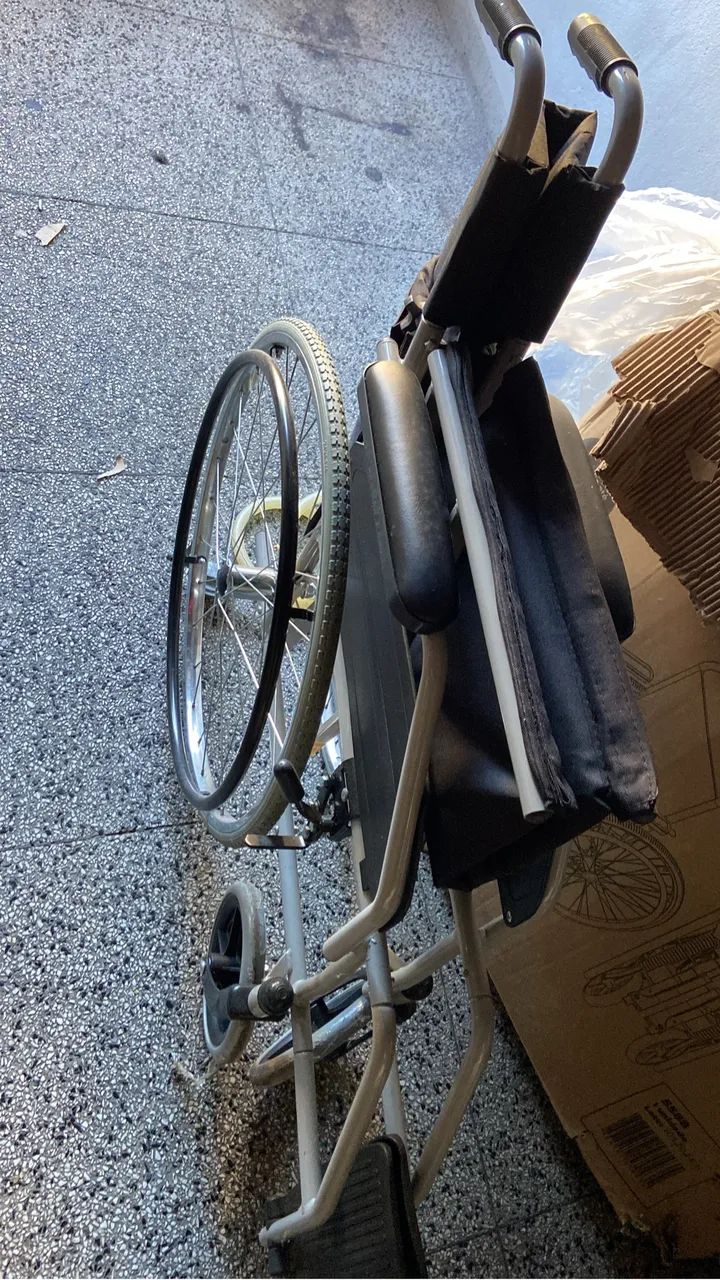 Cadeira de rodas  - Foto 2