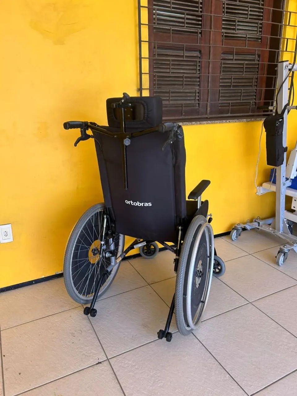 Cadeira de rodas confortável  - Foto 4