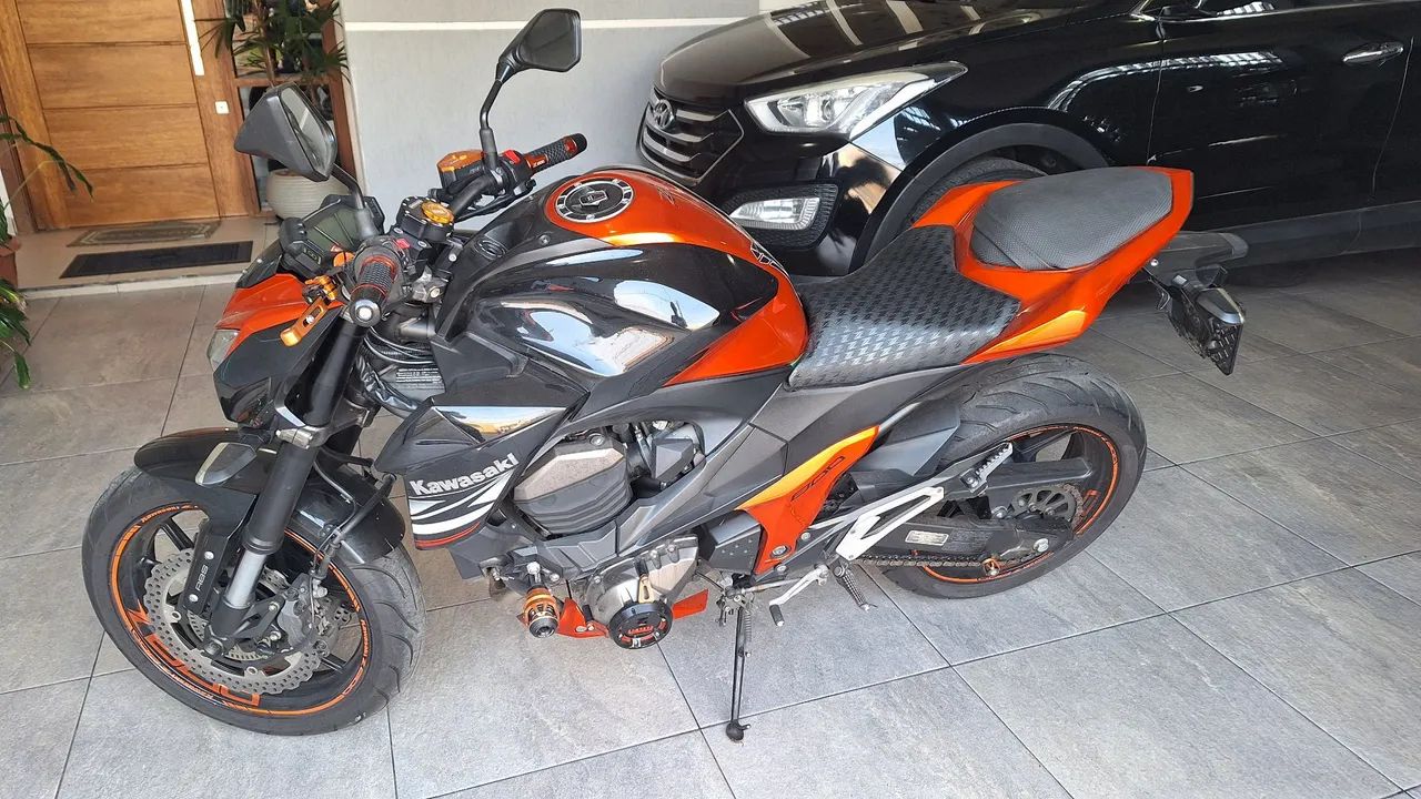 オレンジ Kawasaki Z-800 2014 - 1519303503 | OLX