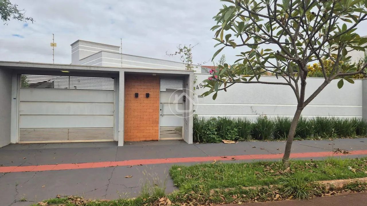 CASA COM APTIDÃO PARA RESIDENCIAL E COMERCIAL