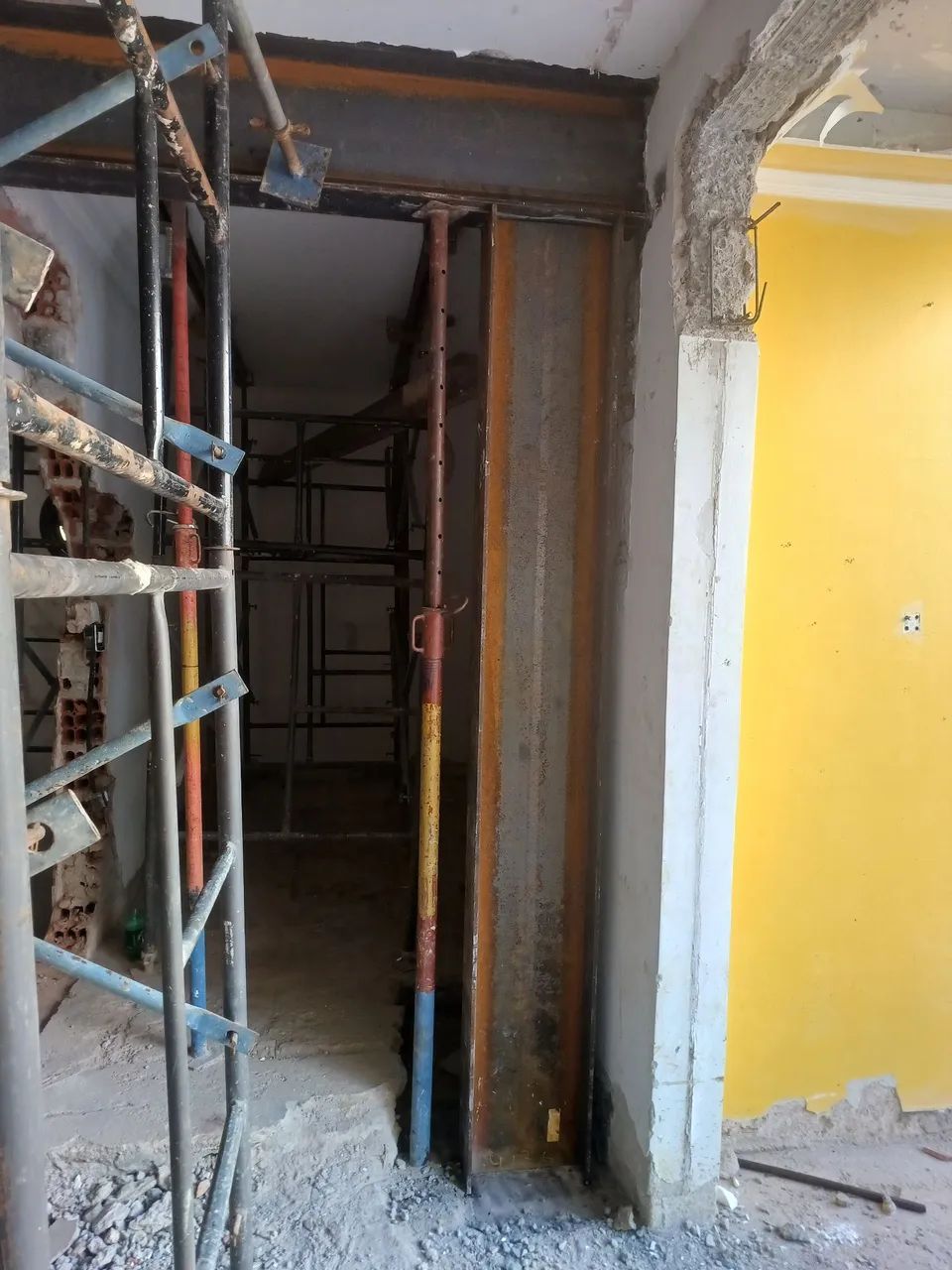 Escoramento estrutural de vigas. - Foto 5